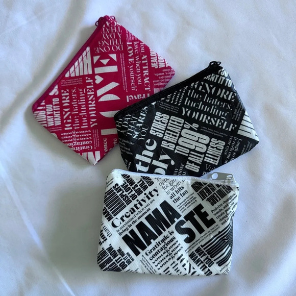 🆕❤️🖤🤍 Lululemon Gift Card Pouches (3 Set) - Picture 1 of 2